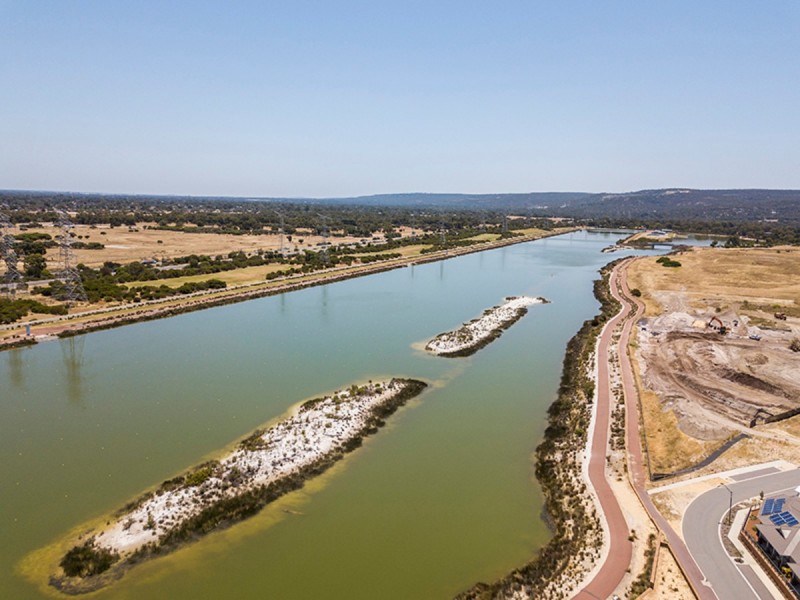 16 Regatta Boulevard, Champion Lakes WA 6111