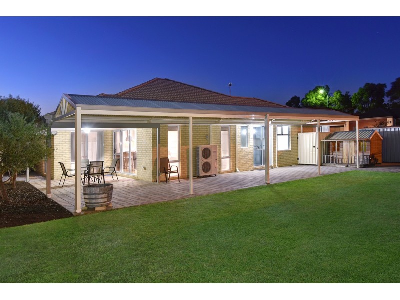 4 Roma Lane, Banksia Grove WA 6031