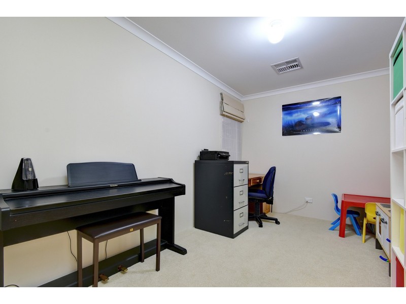 4 Roma Lane, Banksia Grove WA 6031