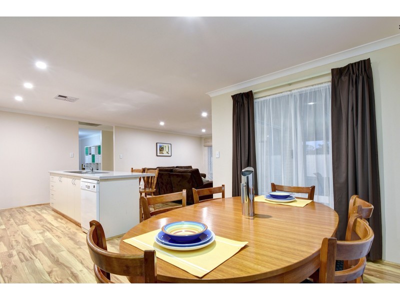 4 Roma Lane, Banksia Grove WA 6031
