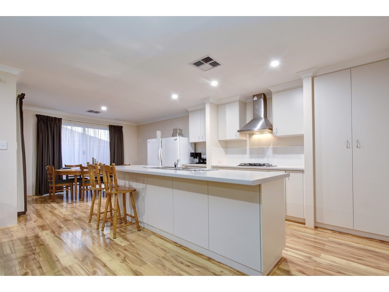 4 Roma Lane, Banksia Grove WA 6031