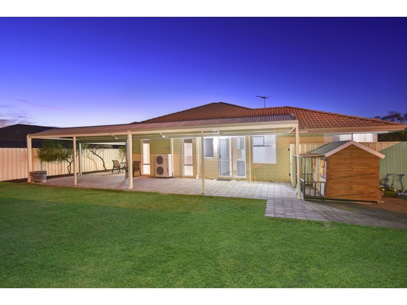 4 Roma Lane, Banksia Grove WA 6031