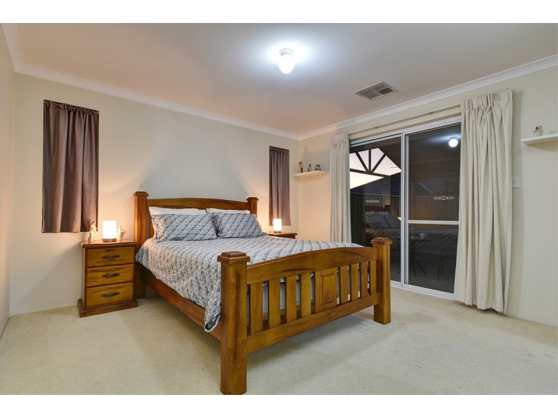 4 Roma Lane, Banksia Grove WA 6031