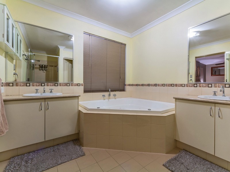 8 Philadelphia Parade, Canning Vale WA 6155