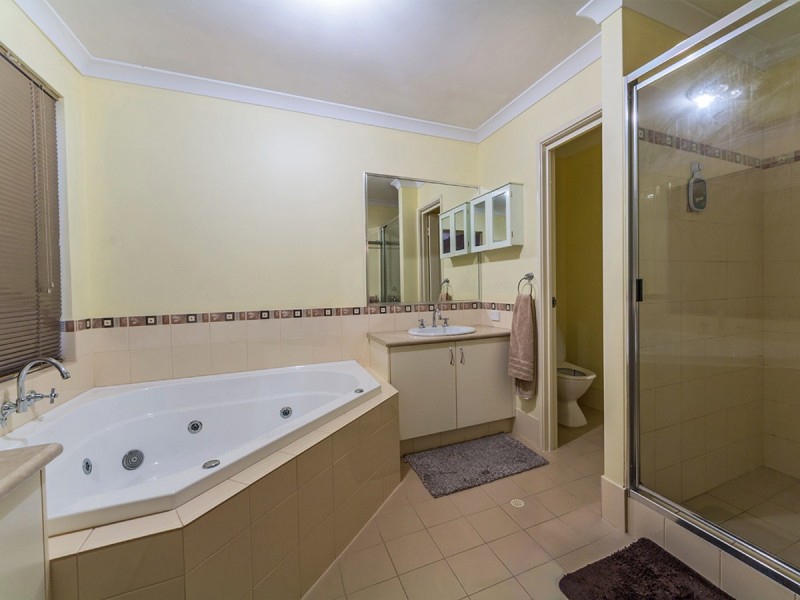 8 Philadelphia Parade, Canning Vale WA 6155