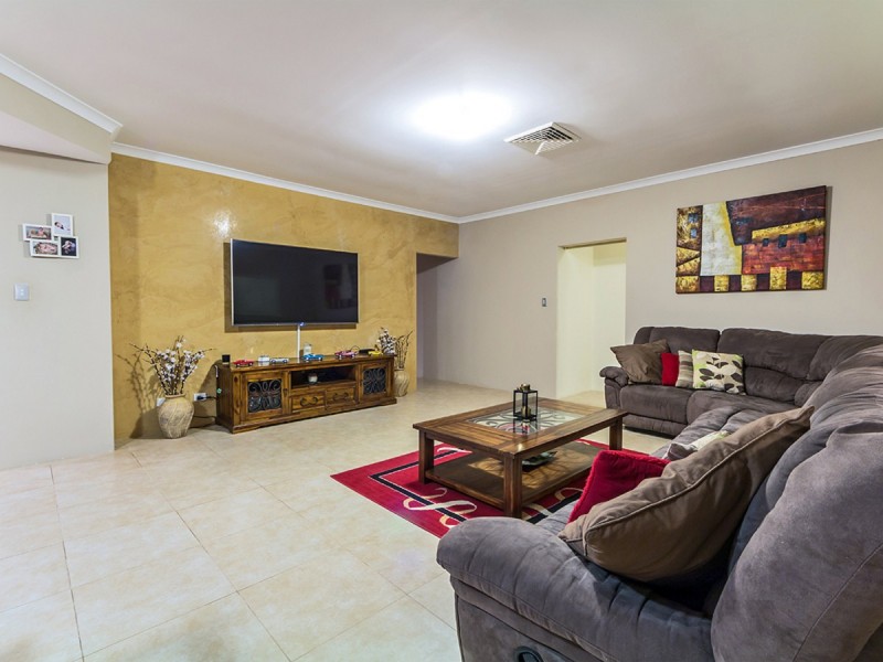 8 Philadelphia Parade, Canning Vale WA 6155