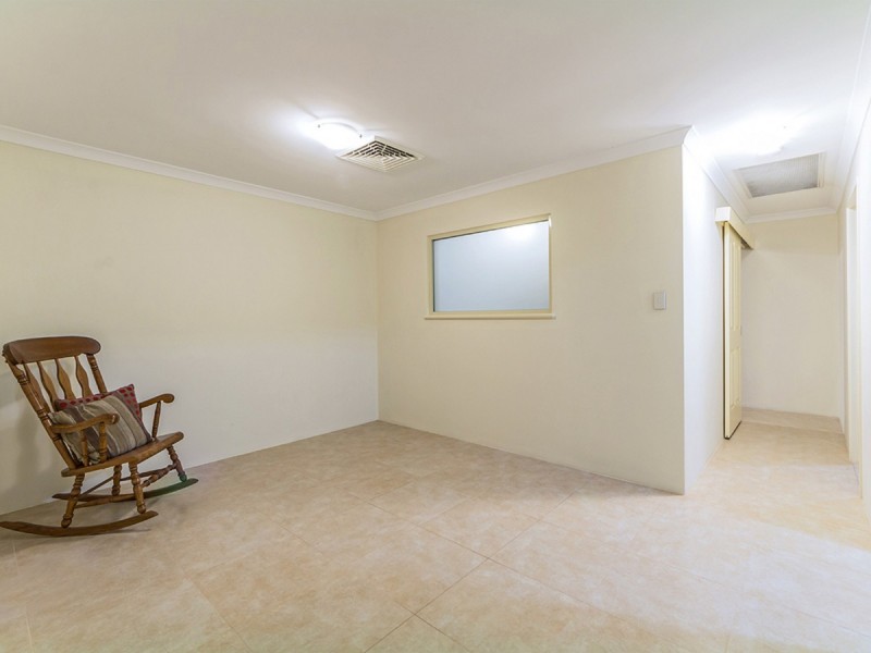8 Philadelphia Parade, Canning Vale WA 6155