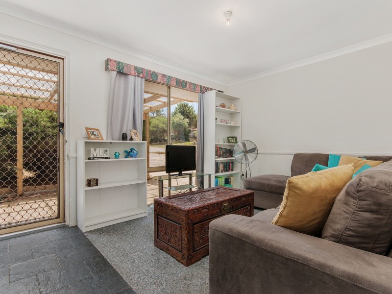 22 Judges Gardens, Leda WA 6170