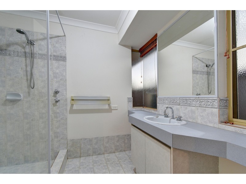 26 Tahlee Retreat, Carramar WA 6031