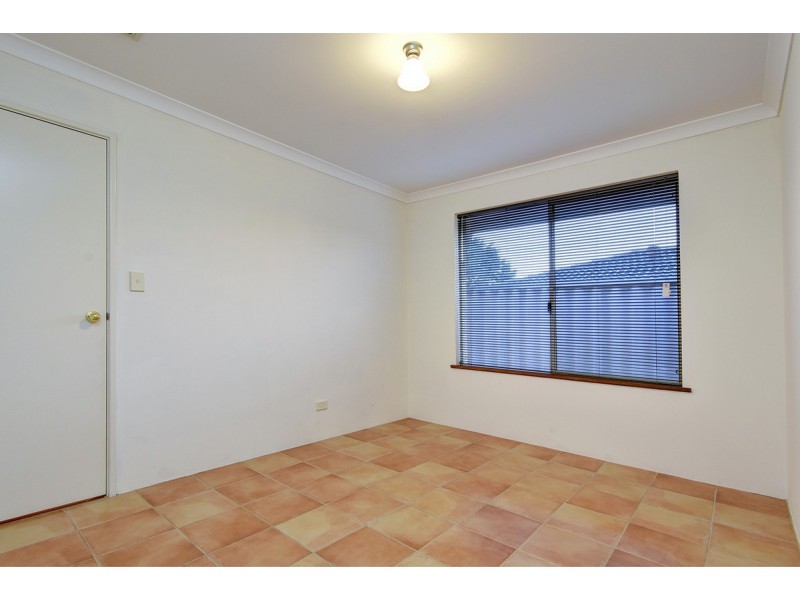 26 Tahlee Retreat, Carramar WA 6031