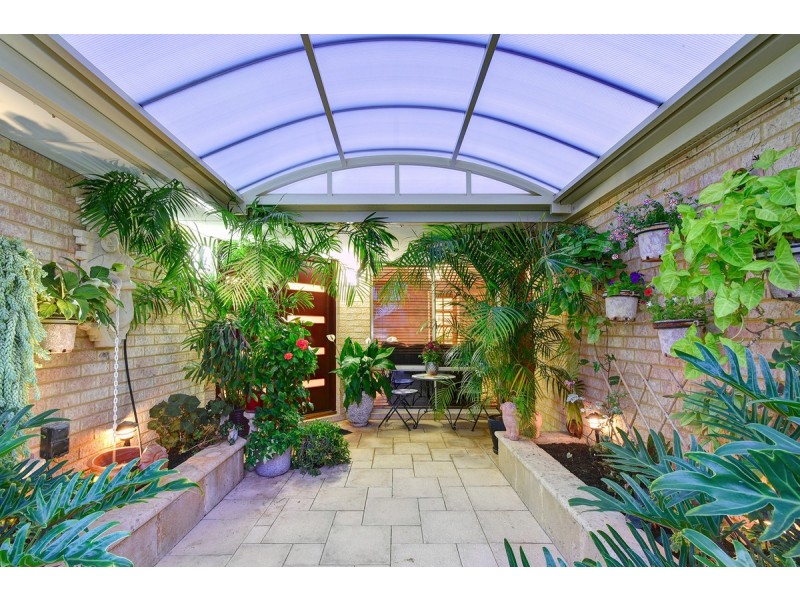 6 Strauss Boulevard, Tapping WA 6065