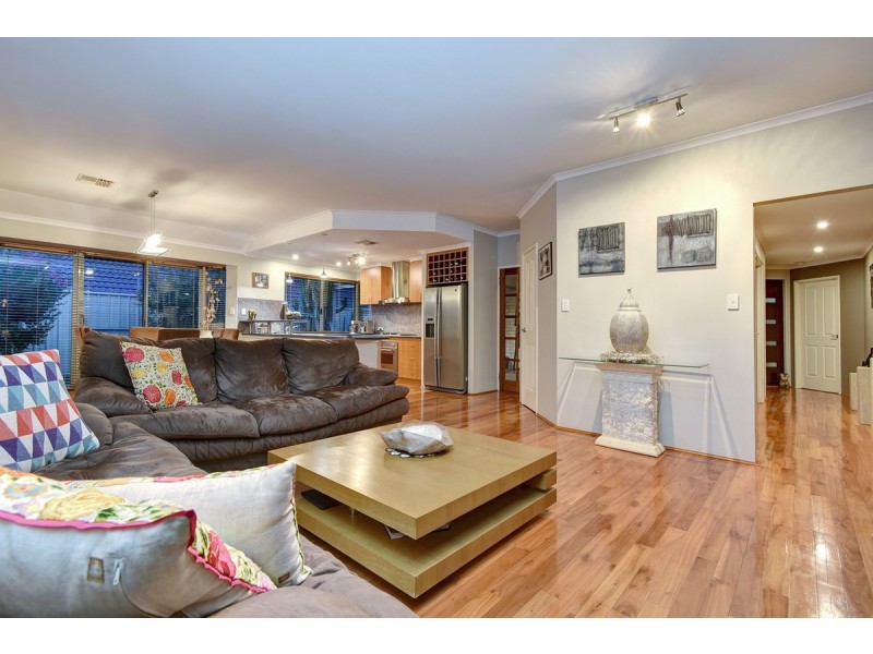 6 Strauss Boulevard, Tapping WA 6065