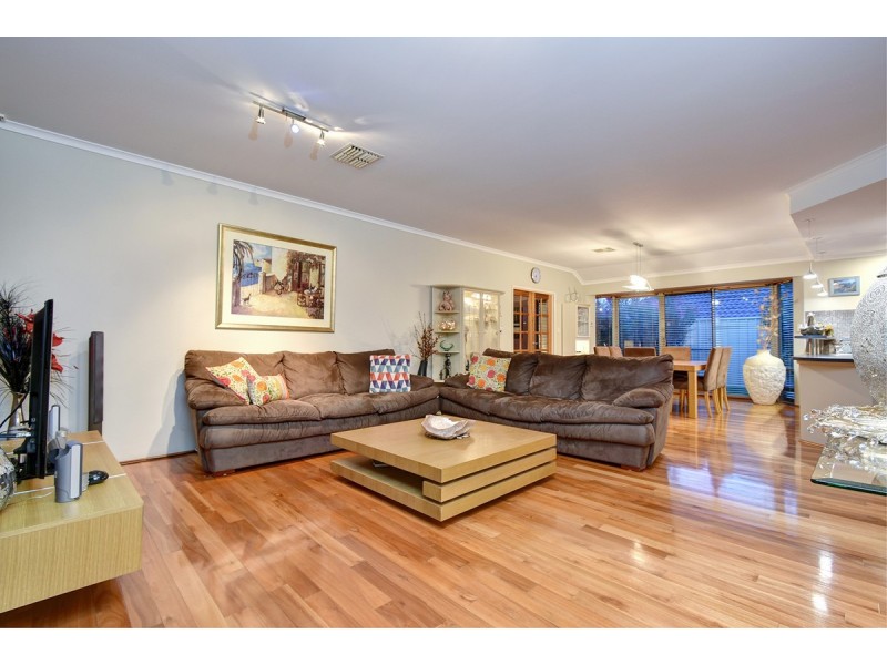 6 Strauss Boulevard, Tapping WA 6065