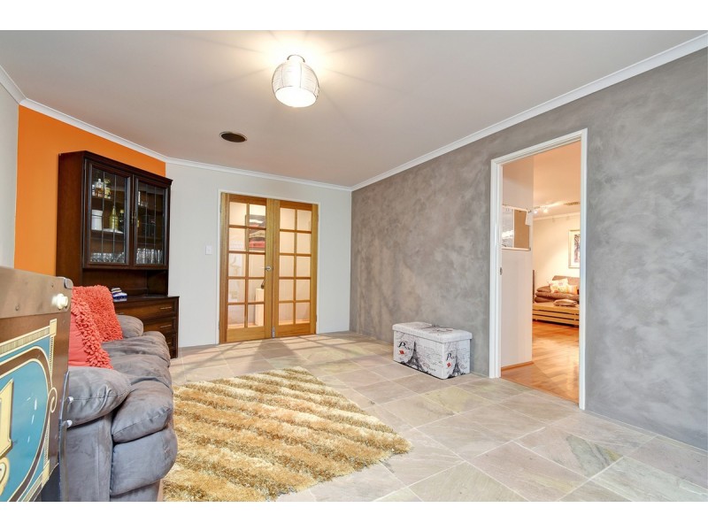 6 Strauss Boulevard, Tapping WA 6065