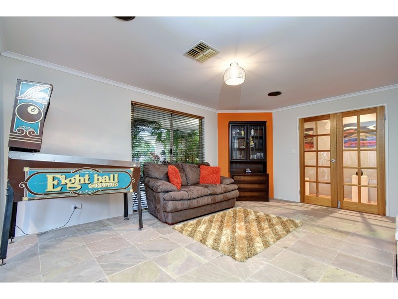 6 Strauss Boulevard, Tapping WA 6065