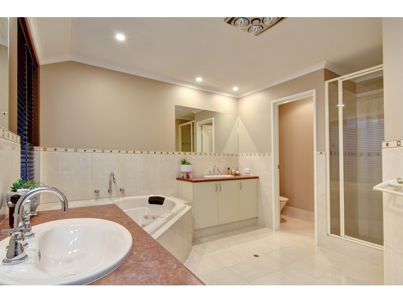 6 Strauss Boulevard, Tapping WA 6065