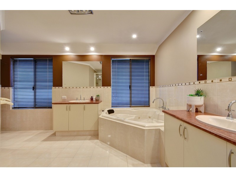 6 Strauss Boulevard, Tapping WA 6065