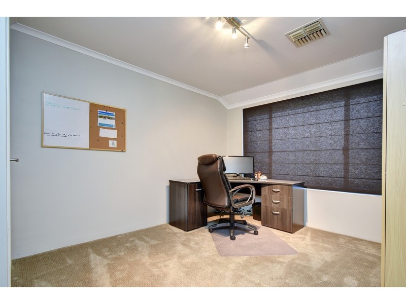 6 Strauss Boulevard, Tapping WA 6065