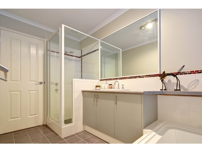 6 Strauss Boulevard, Tapping WA 6065