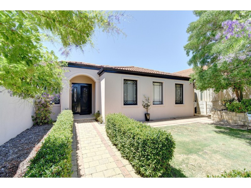 75 Manchester Drive, Hocking WA 6065