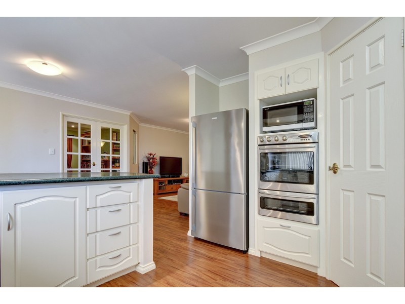 75 Manchester Drive, Hocking WA 6065