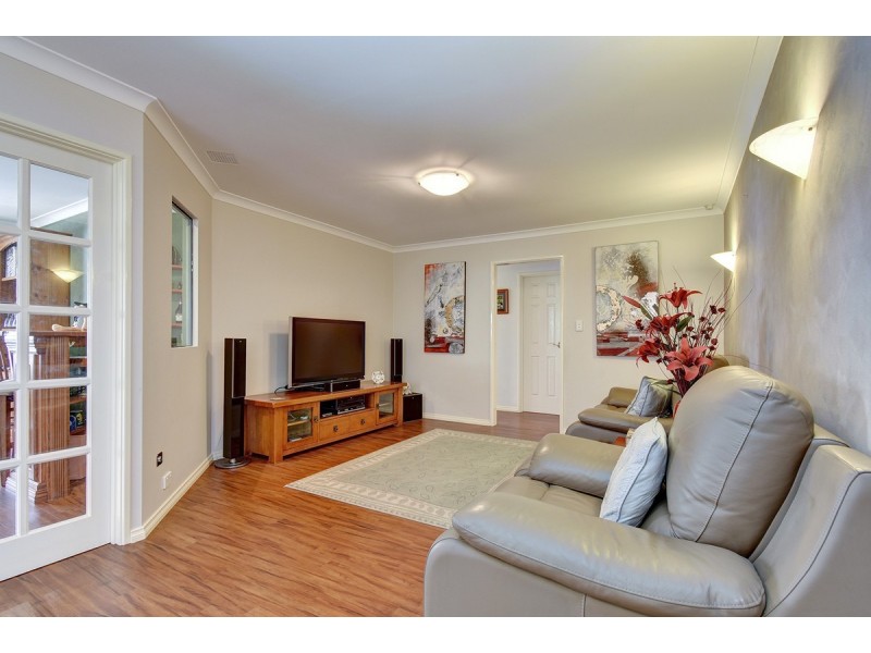 75 Manchester Drive, Hocking WA 6065