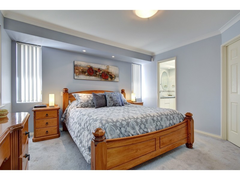 75 Manchester Drive, Hocking WA 6065