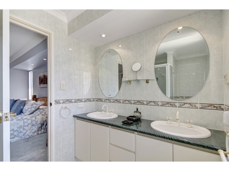 75 Manchester Drive, Hocking WA 6065