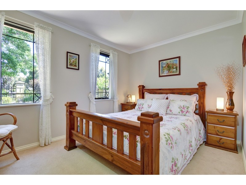 75 Manchester Drive, Hocking WA 6065