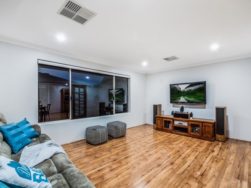 31 Yandella Promenade, Tapping WA 6065