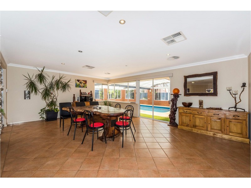 9 Santalum Retreat, Canning Vale WA 6155