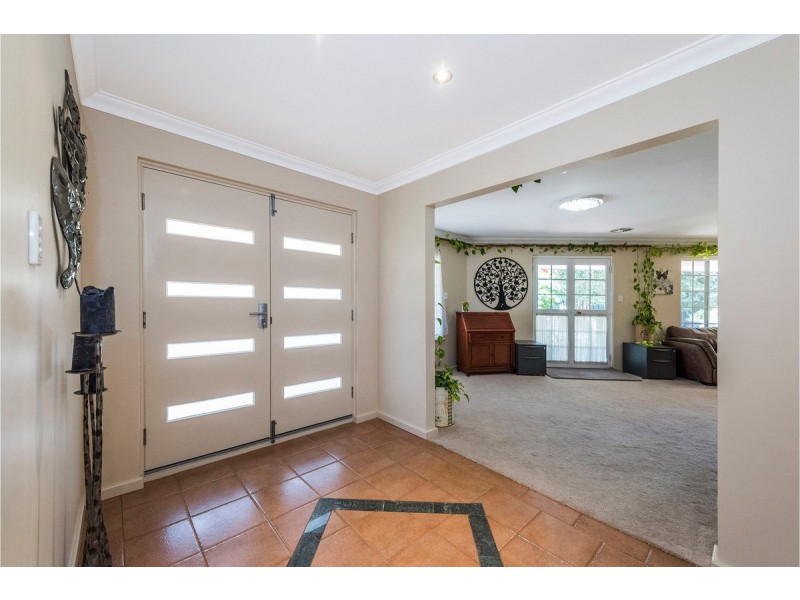 9 Santalum Retreat, Canning Vale WA 6155