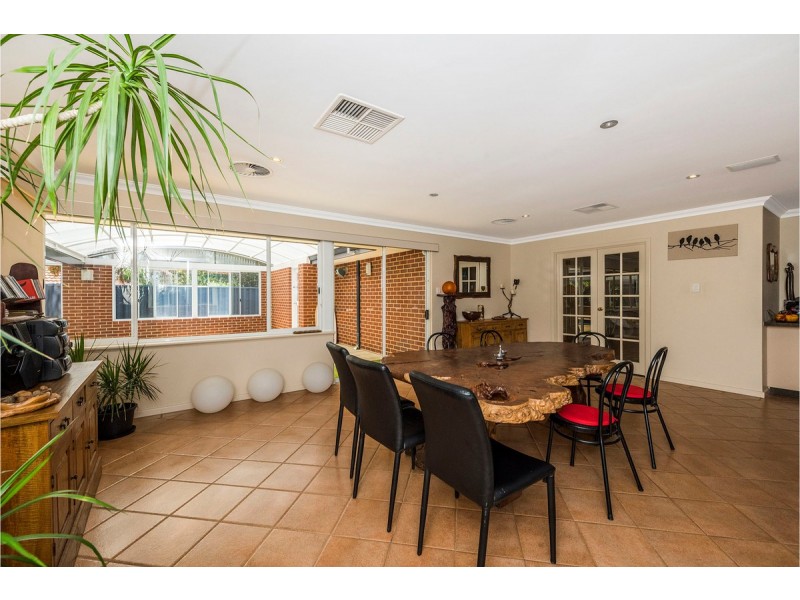 9 Santalum Retreat, Canning Vale WA 6155