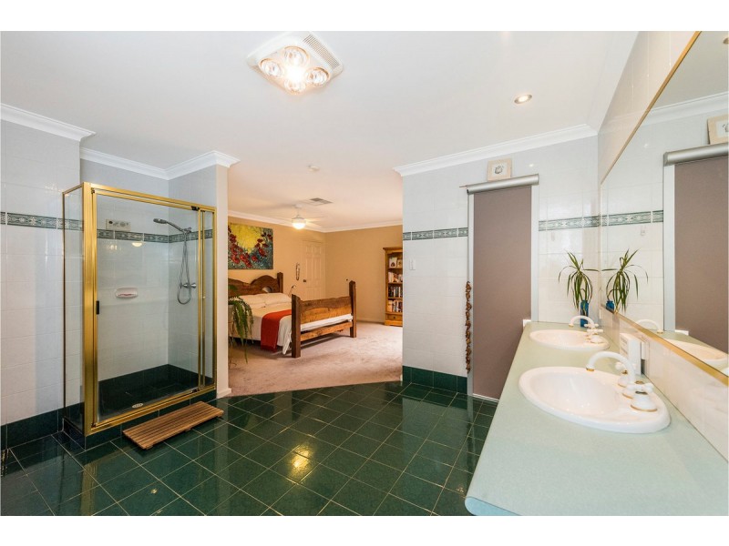 9 Santalum Retreat, Canning Vale WA 6155