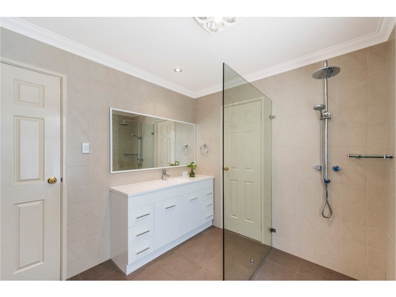 9 Santalum Retreat, Canning Vale WA 6155