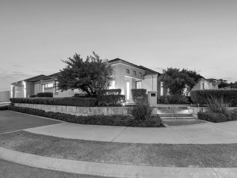 1 Rosemary Avenue, Darch WA 6065