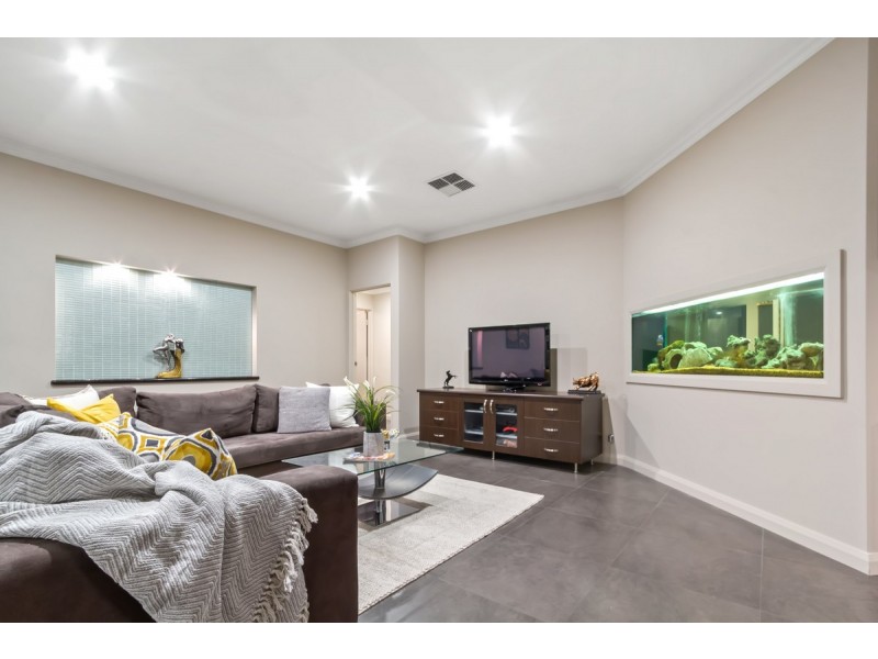 1 Rosemary Avenue, Darch WA 6065