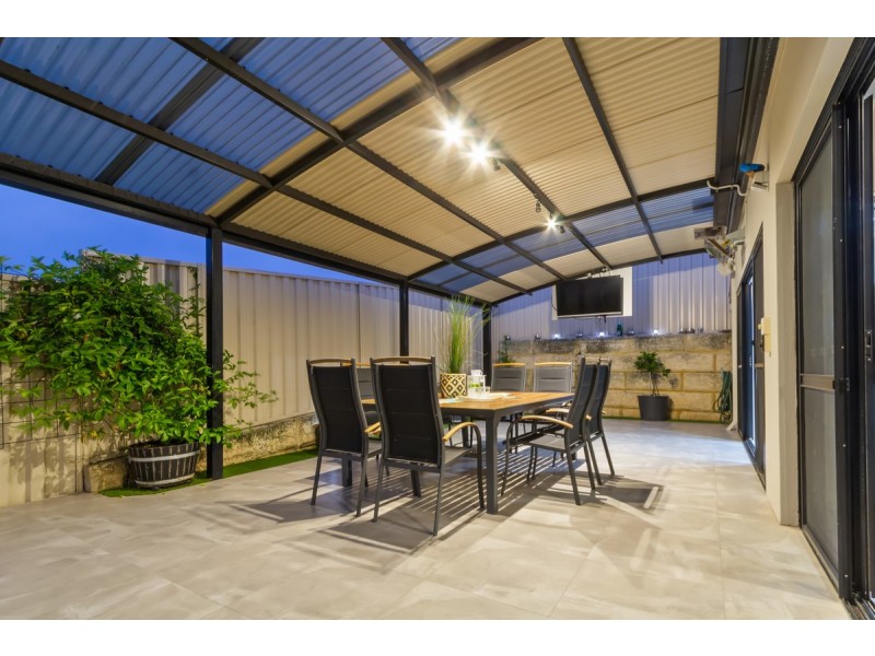 1 Rosemary Avenue, Darch WA 6065