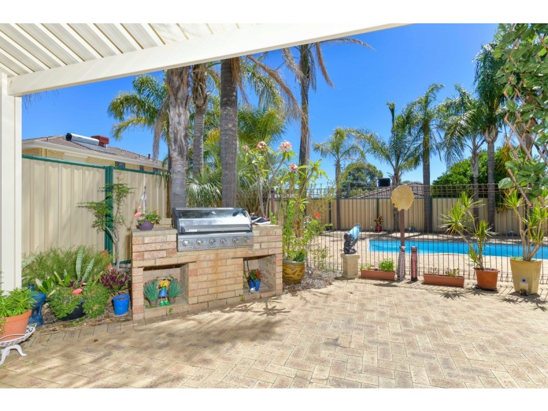 3 Lupin Court, Hocking WA 6065