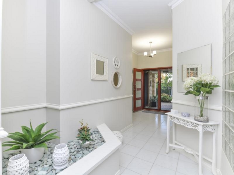 46 Sutherland Crescent, Winthrop WA 6150