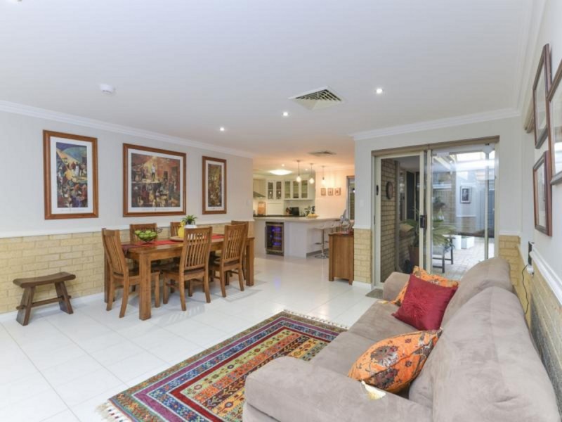 46 Sutherland Crescent, Winthrop WA 6150