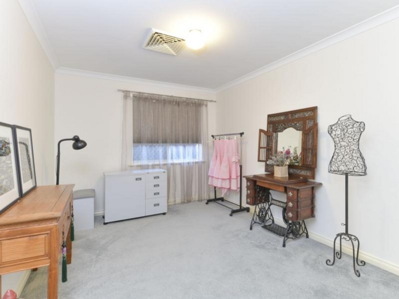 46 Sutherland Crescent, Winthrop WA 6150