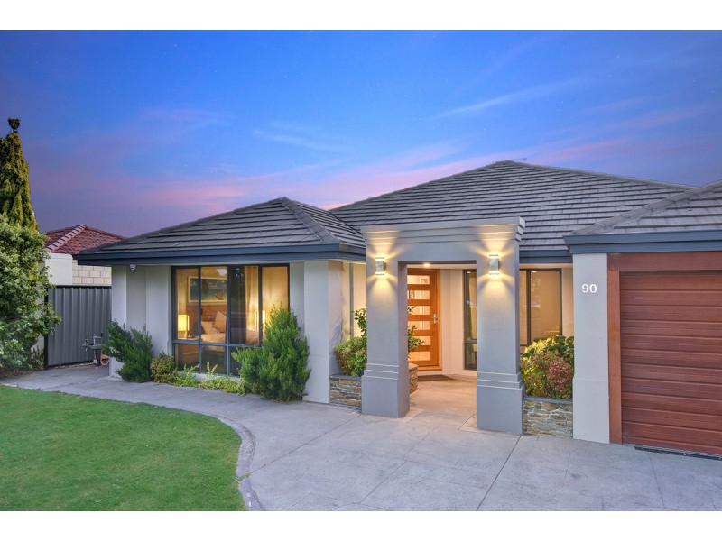 90 Houghton Drive, Carramar WA 6031