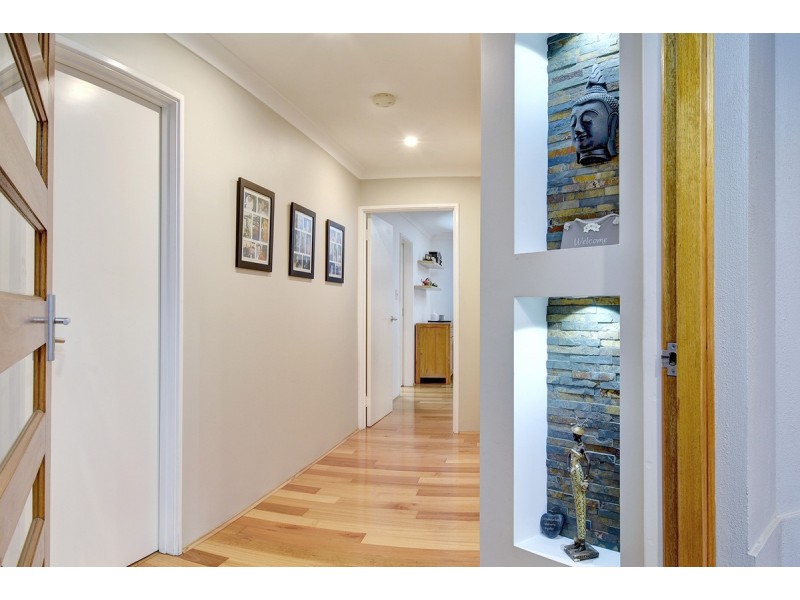 90 Houghton Drive, Carramar WA 6031