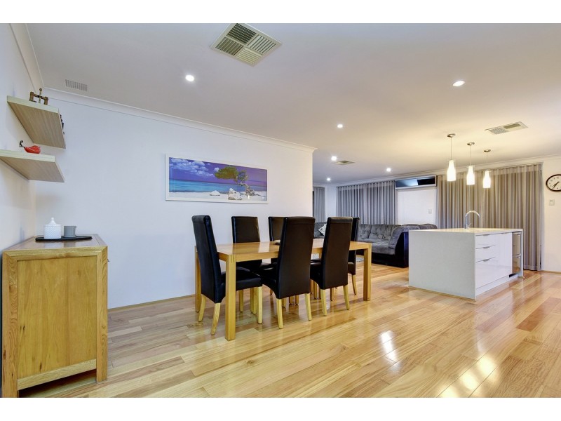 90 Houghton Drive, Carramar WA 6031