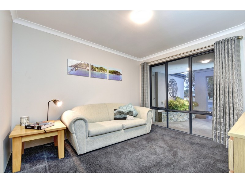 90 Houghton Drive, Carramar WA 6031