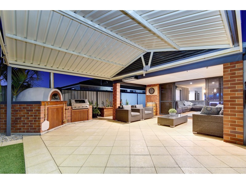 90 Houghton Drive, Carramar WA 6031