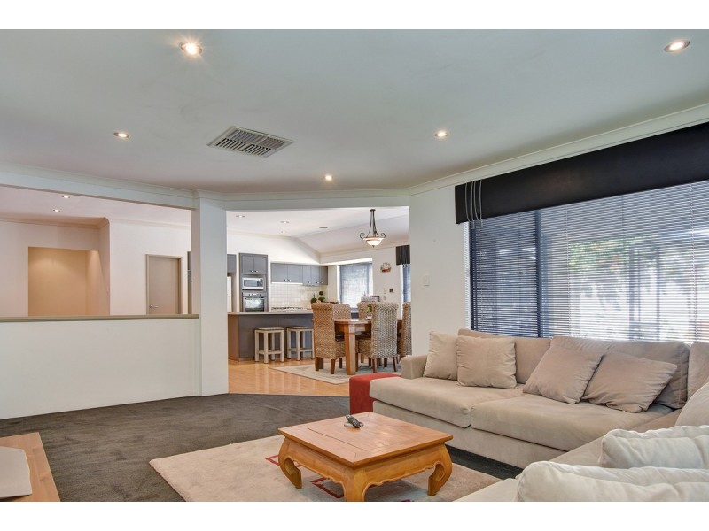 28 Amery Road, Hocking WA 6065