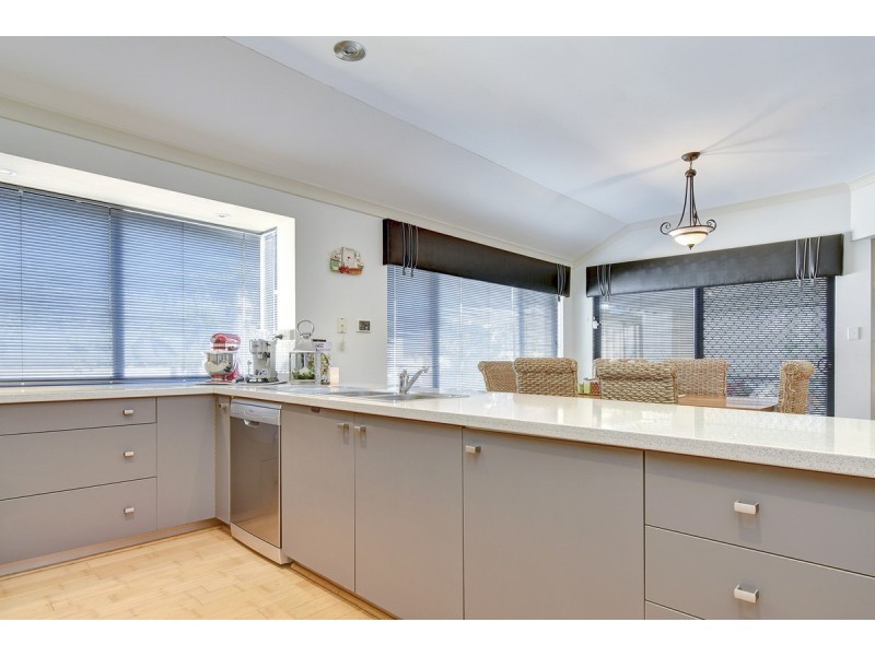 28 Amery Road, Hocking WA 6065