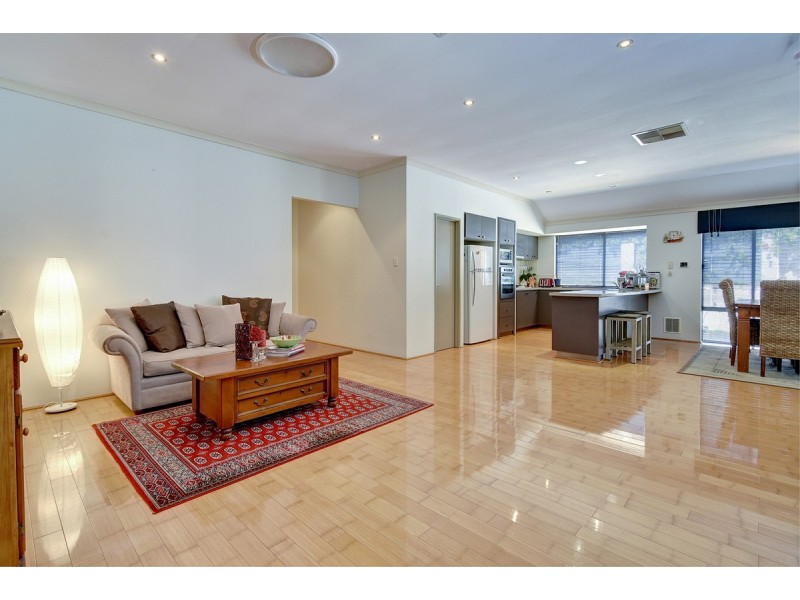 28 Amery Road, Hocking WA 6065